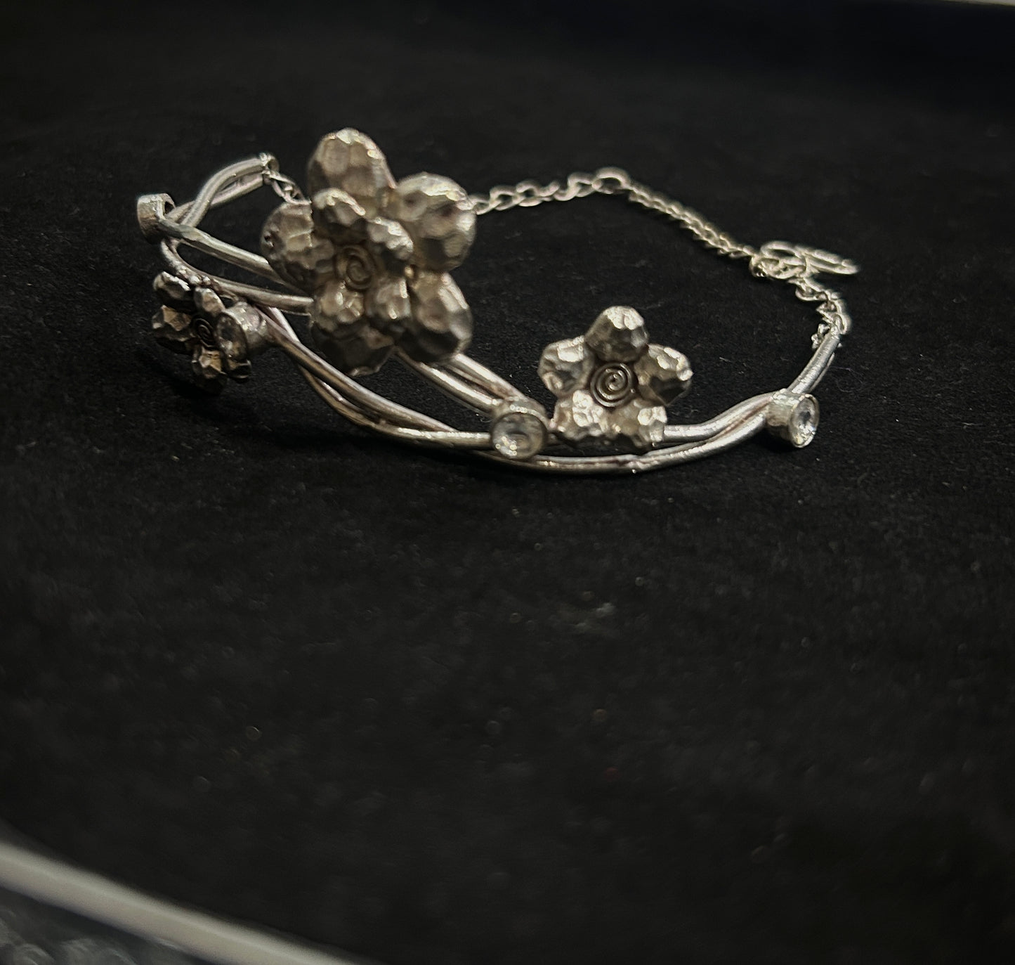 Malini arm chain