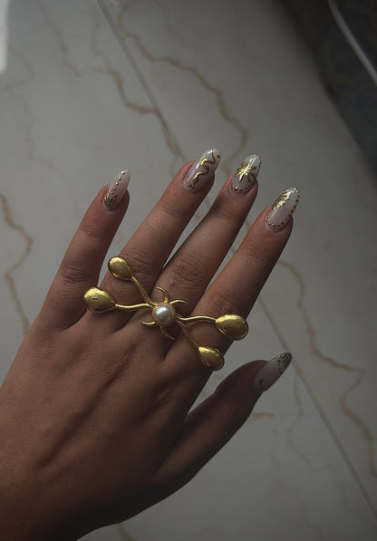 GODDESS PEARL RING