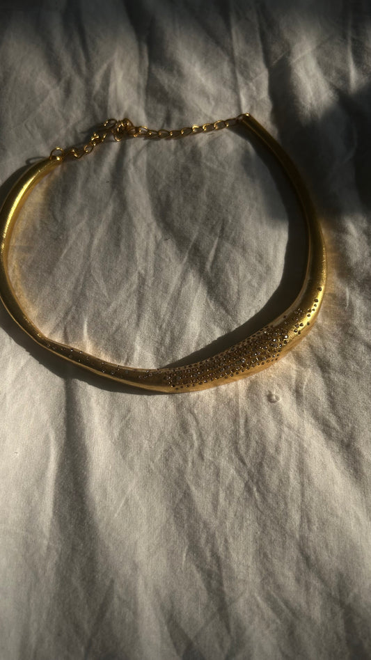 Hasli choker