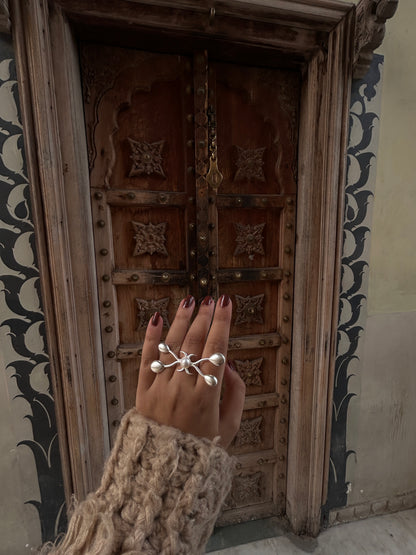 GODDESS PEARL RING