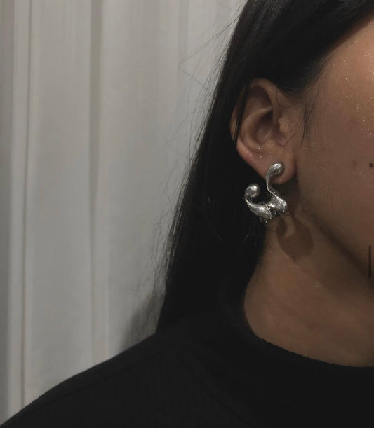 DRIP EARRING