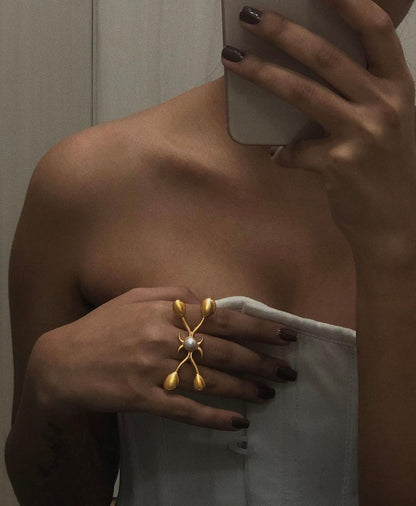 GODDESS PEARL RING